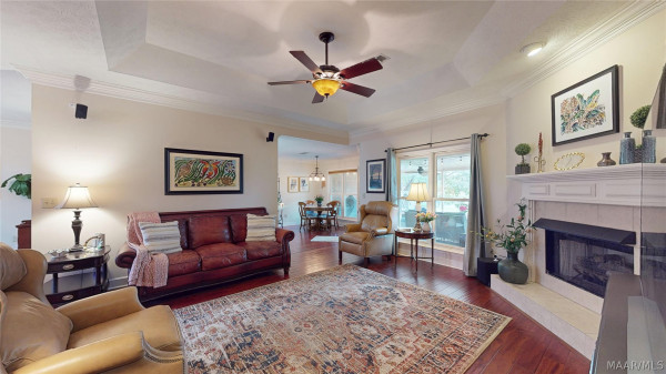 223 LAKESHORE Drive