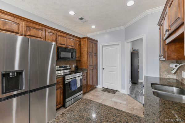171 Curlee Way