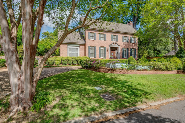 1029 Magnolia Curve