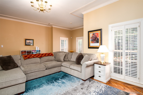 1029 Magnolia Curve