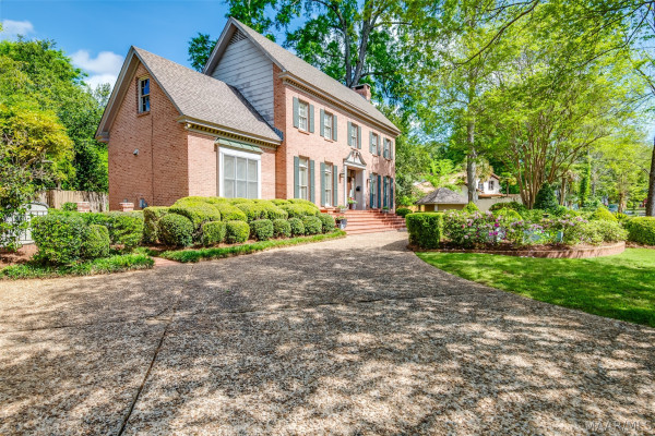1029 Magnolia Curve