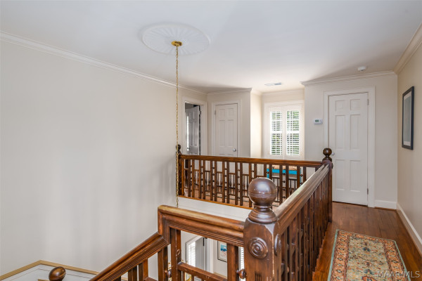1029 Magnolia Curve