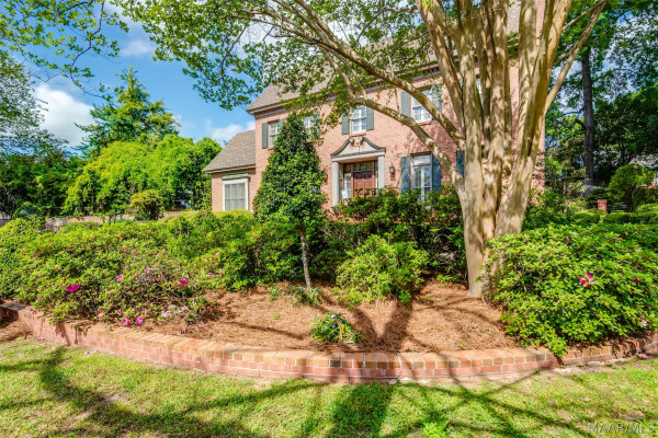 1029 Magnolia Curve