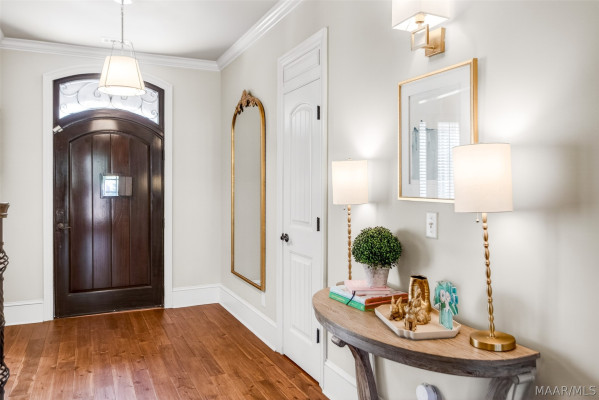 9512 Crescent Lodge Drive