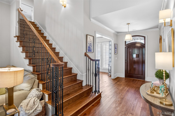 9512 Crescent Lodge Drive