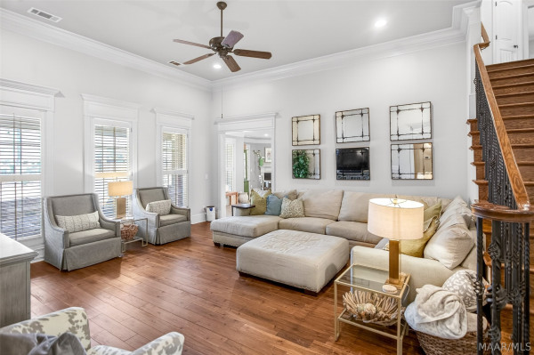 9512 Crescent Lodge Drive