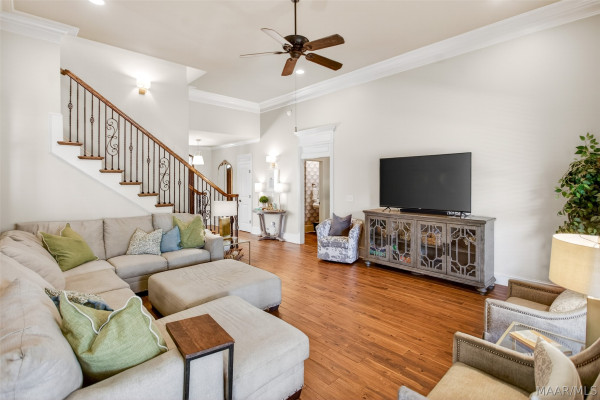 9512 Crescent Lodge Drive