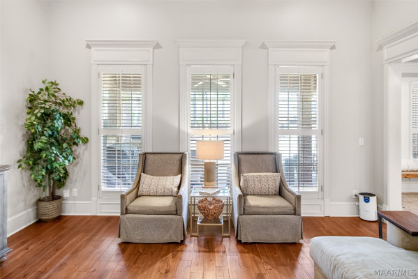 9512 Crescent Lodge Drive