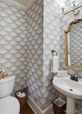 9512 Crescent Lodge Drive