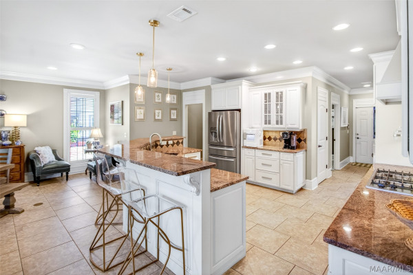 9512 Crescent Lodge Drive