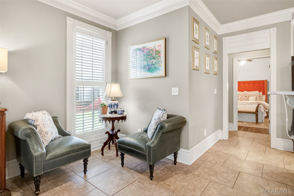 9512 Crescent Lodge Drive