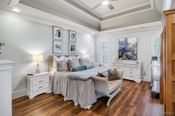 9512 Crescent Lodge Drive