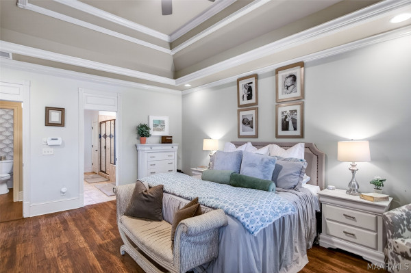 9512 Crescent Lodge Drive