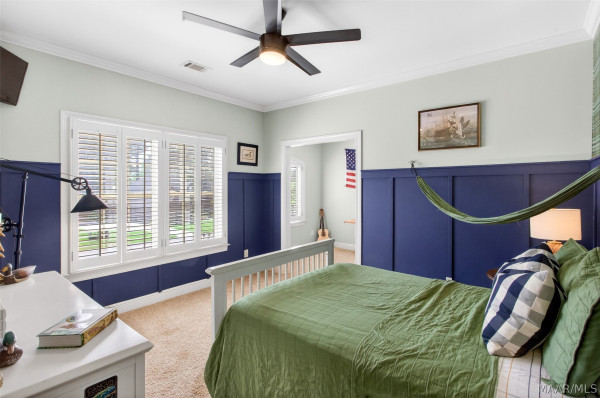 9512 Crescent Lodge Drive