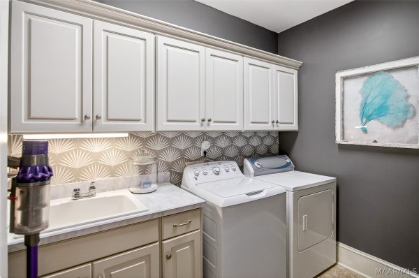 9512 Crescent Lodge Drive