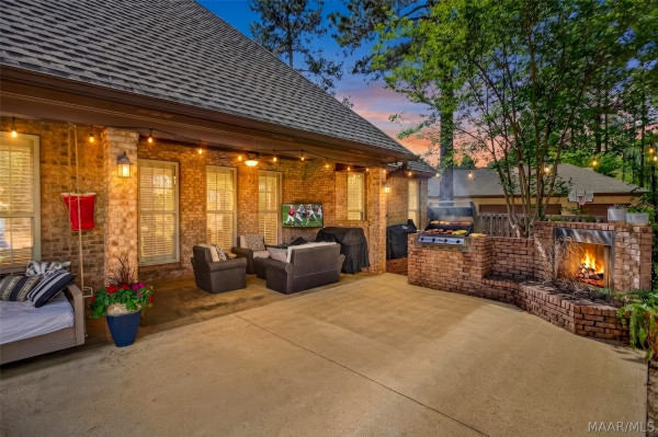 9512 Crescent Lodge Drive