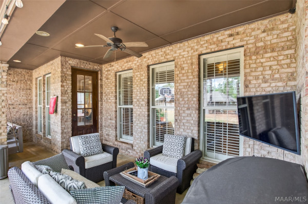 9512 Crescent Lodge Drive