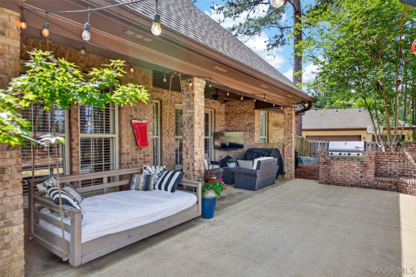 9512 Crescent Lodge Drive