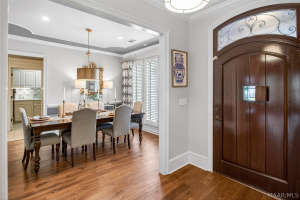 9512 Crescent Lodge Drive