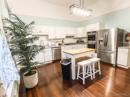 101 N CAPITOL Parkway