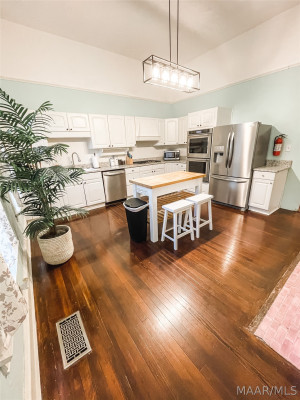 101 N CAPITOL Parkway