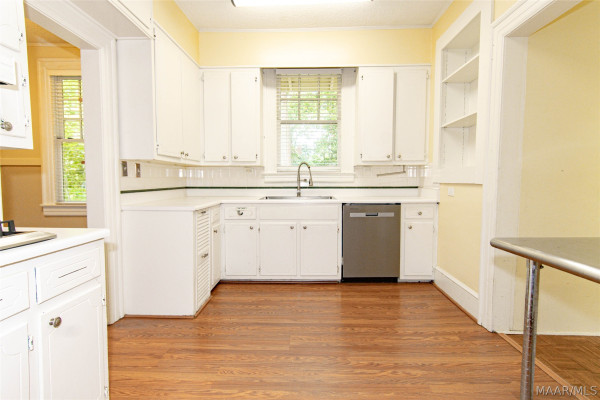 3211 Cloverdale Road