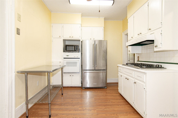 3211 Cloverdale Road