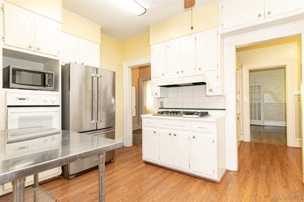 3211 Cloverdale Road