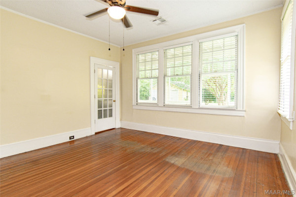 3211 Cloverdale Road