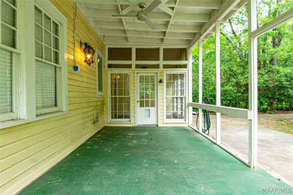 3211 Cloverdale Road