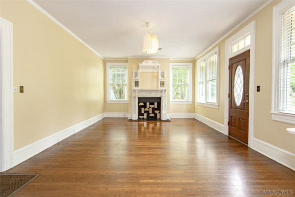 3211 Cloverdale Road