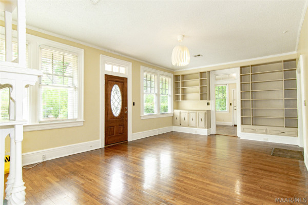 3211 Cloverdale Road