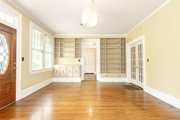 3211 Cloverdale Road