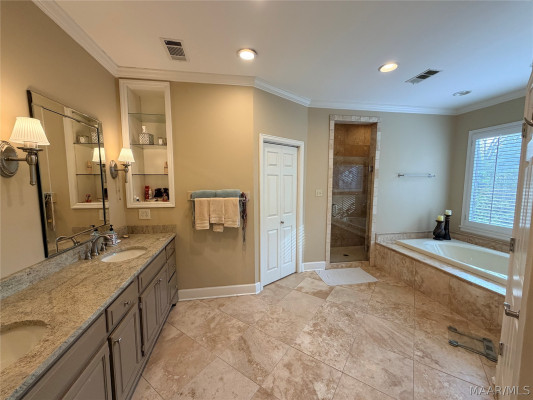 7800 HALCYON FOREST Trail