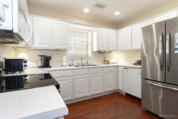 6804 Sandfield Drive