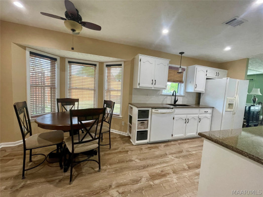 130 Blushing Groom Street