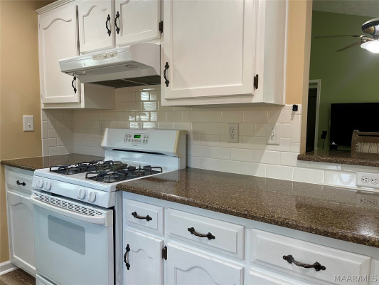 130 Blushing Groom Street