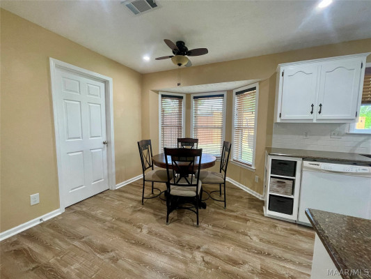 130 Blushing Groom Street