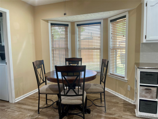 130 Blushing Groom Street