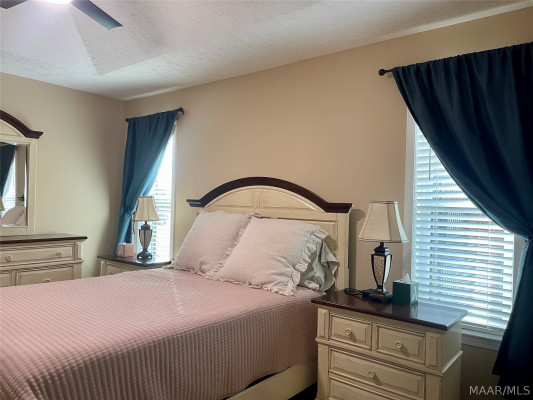 130 Blushing Groom Street