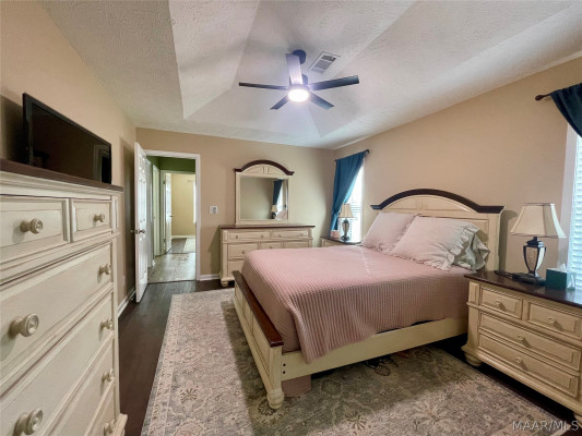 130 Blushing Groom Street