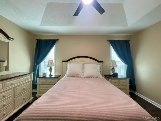 130 Blushing Groom Street