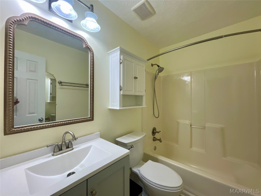 130 Blushing Groom Street