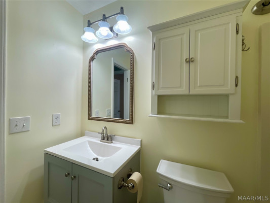 130 Blushing Groom Street