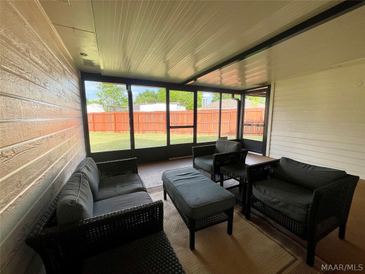 130 Blushing Groom Street