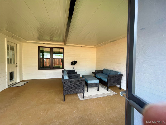 130 Blushing Groom Street