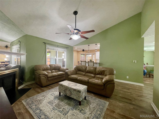 130 Blushing Groom Street