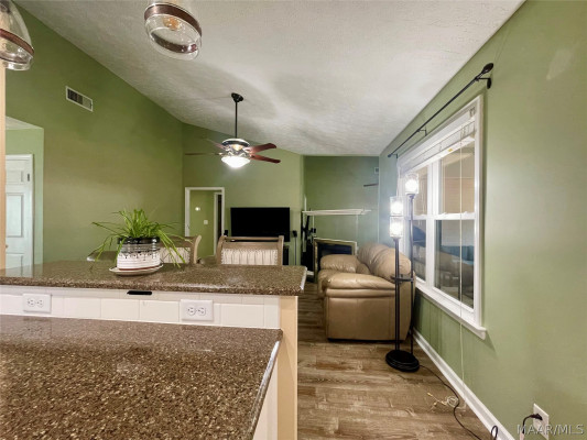 130 Blushing Groom Street