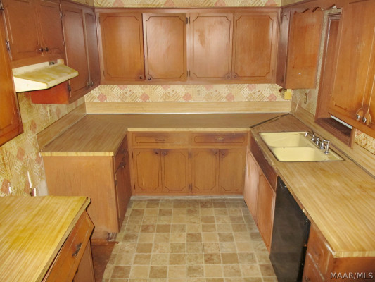 616 GLADE PARK Drive