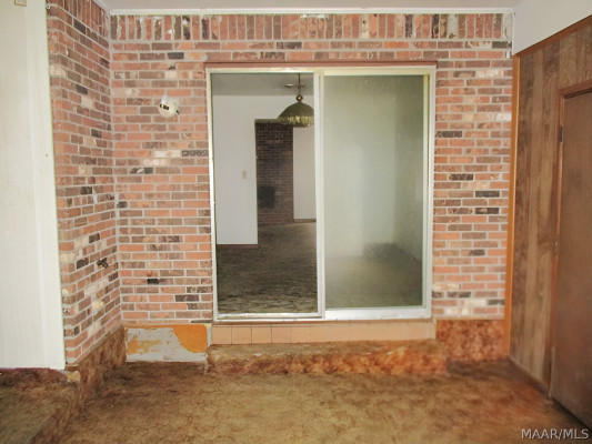 616 GLADE PARK Drive